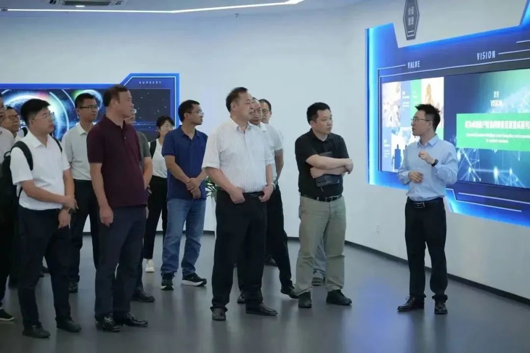 新能源 新动力 新未来|40001百老汇股份“动力与能源产业集群”圆桌座谈会顺利召开